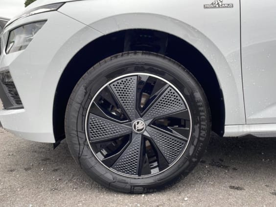 Skoda Kamiq 1.0 tsi evo 2 116 monte carlo dsg7 Blanc Nacre