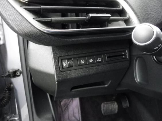 Peugeot 3008 HYBRID 136CH ALLURE PACK E-DCS6 Gris C