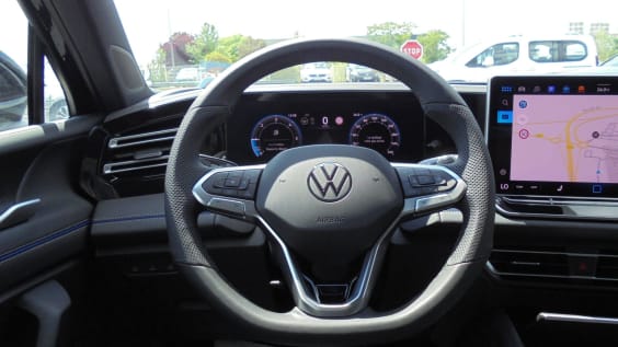 Volkswagen Tiguan Tiguan 2.0 TDI 150ch DSG7 R-Line Noir Grenadilla
