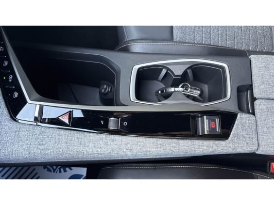 Peugeot 3008 1.2i Hybrid 145 e-DCS6  Allure Noir