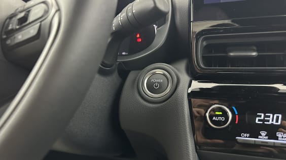 Toyota Yaris Cross Yaris cross 1.5 Hybride 130h Design e-CVT Shimmeringsilver