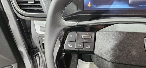 Peugeot Traveller Traveller M Diesel 180 ch Automatique Business gris artense