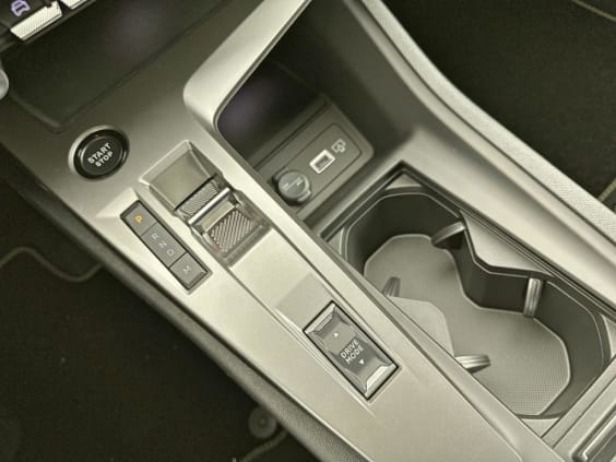 Peugeot 308 SW Hybrid 145 e-DCS6 GT Noir
