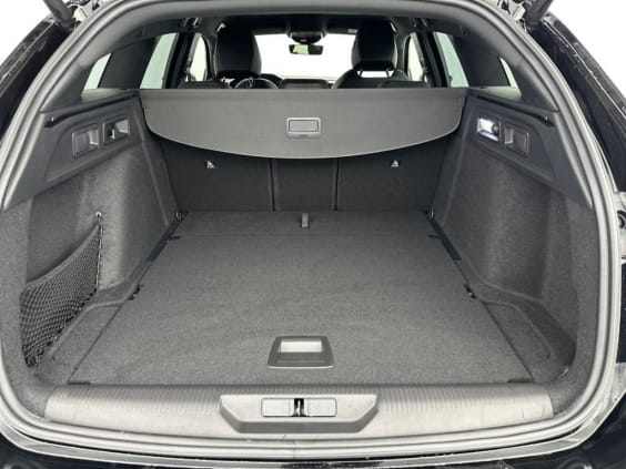 Peugeot 308 SW Hybrid 145 e-DCS6 GT Noir