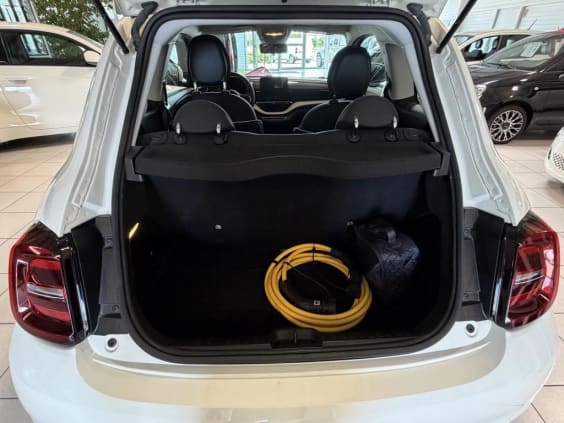 Fiat 500e BERLINE MY22 SERIE 1 STEP 1 500 e 95 ch Action Plus Blanc