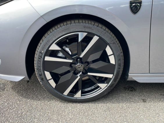 Peugeot 308 308 1.2 HYBRID 145CH E-DCS6 GT Gris Artense Metal