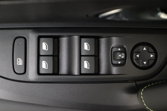 Peugeot 2008 GT Hybrid 145 hp e-DSC6 Black