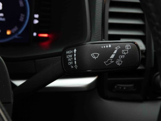 Skoda Karoq 1.5 tsi 150 selection dsg7 Gris