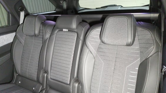 Peugeot 5008 HYBRID 145CH E-DCS6 GT Gris Artense / Toit Noir