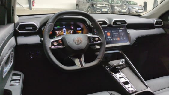 MG ZS 1.5 L Hybrid+ 197 ch Luxury Pebble Black