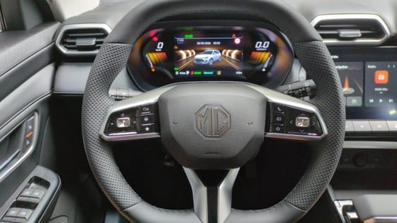 MG ZS 1.5 L Hybrid+ 197 ch Luxury Hampstead Gray