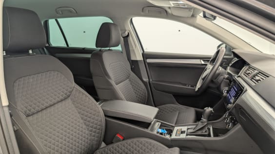 Skoda Superb Combi 2.0 TDI 150 SCR DSG7 BUSINESS Gris Graphite