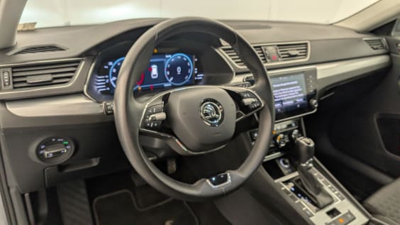 Skoda Superb Combi 2.0 TDI 150 SCR DSG7 BUSINESS Gris Graphite