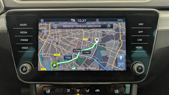 Skoda Superb Combi 2.0 TDI 150 SCR DSG7 BUSINESS Gris Graphite