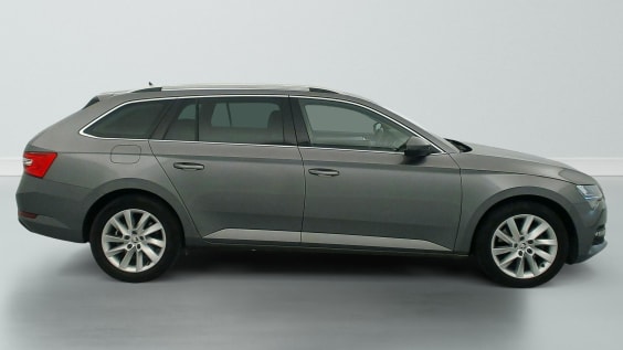 Skoda Superb Combi 2.0 TDI 150 SCR DSG7 BUSINESS Gris Graphite