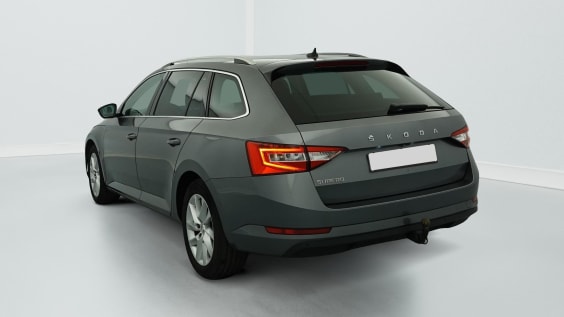 Skoda Superb Combi 2.0 TDI 150 SCR DSG7 BUSINESS Gris Graphite