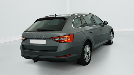 Skoda Superb Combi 2.0 TDI 150 SCR DSG7 BUSINESS Gris Graphite