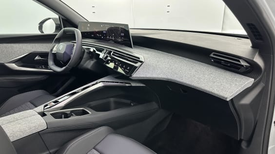 Peugeot 3008 3008  III 1.2 Hybrid 145ch Allure e-DCS6 Blanc Okenite