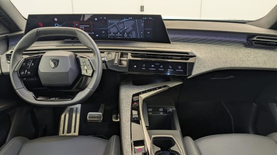 Peugeot 3008 Hybrid 145 e-DCS6 GT Gris Titane / Toit Noir