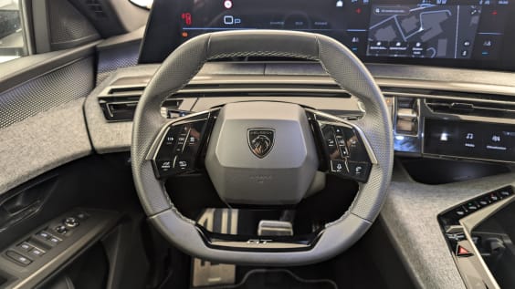 Peugeot 3008 Hybrid 145 e-DCS6 GT Gris Titane / Toit Noir