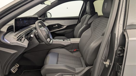 Peugeot 3008 Hybrid 145 e-DCS6 GT Gris Titane / Toit Noir