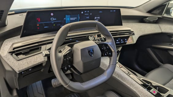 Peugeot 5008 HYBRID 145 CH E-DCS6 ALLURE Bleu Obsession