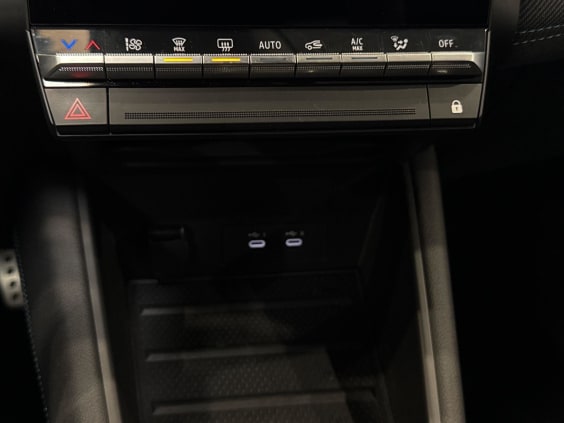 Renault CAPTUR Captur E-Tech full hybrid 145 ch esprit Alpine  Blanc Nacré