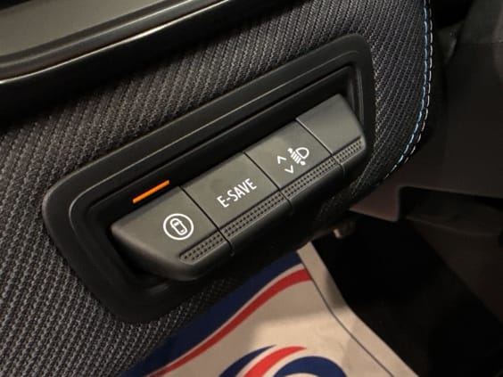 Renault CAPTUR Captur E-Tech full hybrid 145 ch esprit Alpine  Blanc Nacré