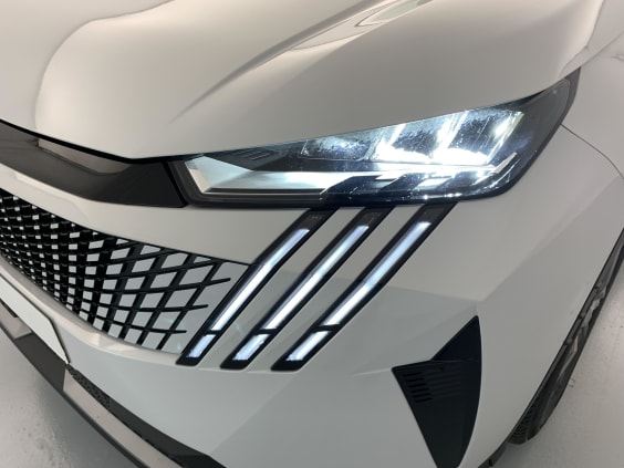 Peugeot 5008 Hybrid 145 e-DCS6 Allure Blanc Okénite