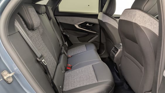 Peugeot 3008 Hybrid 145 e-DCS6 Allure Bleu Ingaro