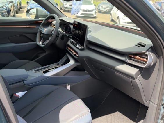 Cupra Terramar 1.5 etsi hybrid 150 v dsg7 Bleu Fjord
