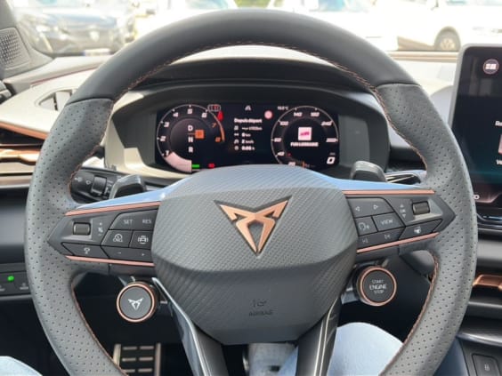 Cupra Terramar 1.5 etsi hybrid 150 v dsg7 Bleu Fjord