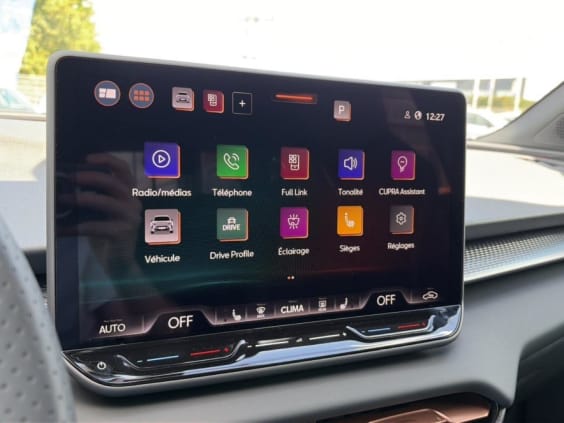 Cupra Terramar 1.5 etsi hybrid 150 v dsg7 Bleu Fjord