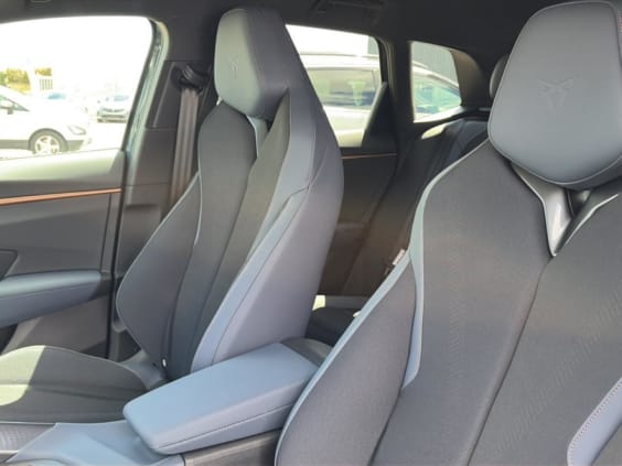 Cupra Terramar 1.5 etsi hybrid 150 v dsg7 Bleu Fjord