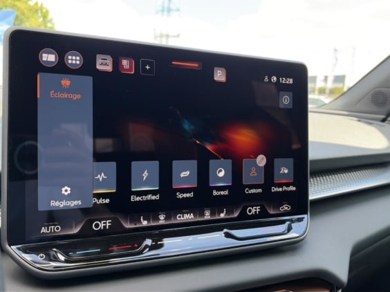 Cupra Terramar 1.5 etsi hybrid 150 v dsg7 Bleu Fjord
