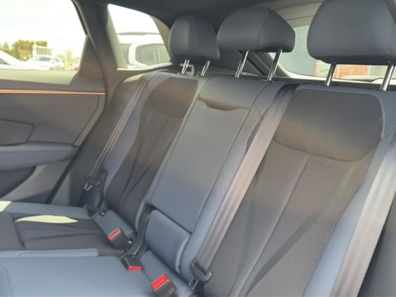 Cupra Terramar 1.5 etsi hybrid 150 v dsg7 Bleu Fjord