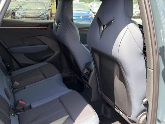 Cupra Terramar 1.5 etsi hybrid 150 v dsg7 Bleu Fjord