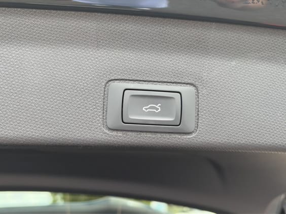 Cupra Terramar 1.5 etsi hybrid 150 v dsg7 Bleu Fjord