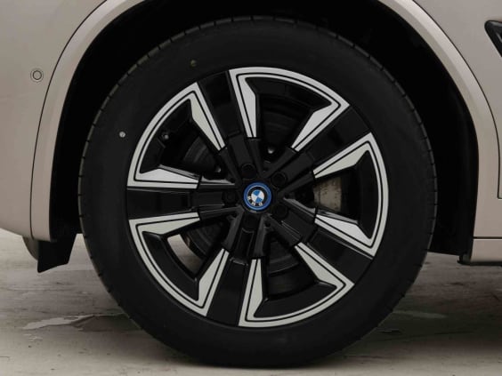 BMW iX3 M-SPORT 80KWH Champagne