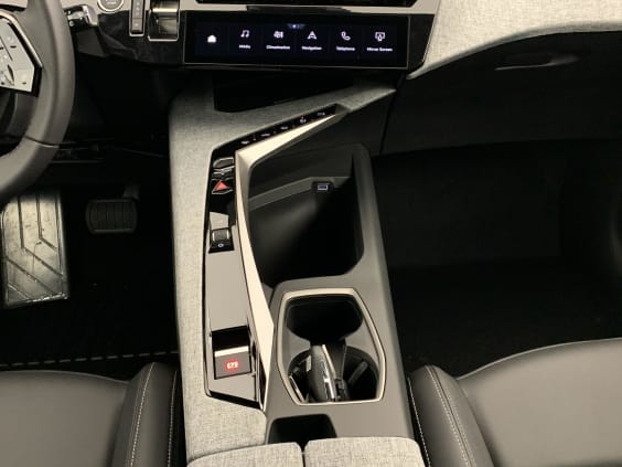Peugeot 5008 Hybrid 145 e-DCS6 Allure Gris Artense 