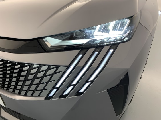Peugeot 5008 Hybrid 145 e-DCS6 Allure Gris Artense 