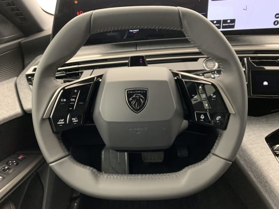 Peugeot 5008 Hybrid 145 e-DCS6 Allure Gris Titane