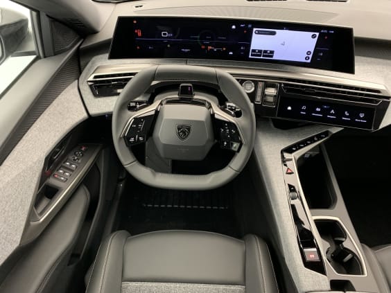 Peugeot 5008 Hybrid 145 e-DCS6 Allure Gris Titane