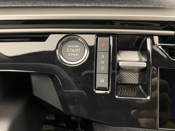 Peugeot 5008 Hybrid 145 e-DCS6 Allure Gris Titane