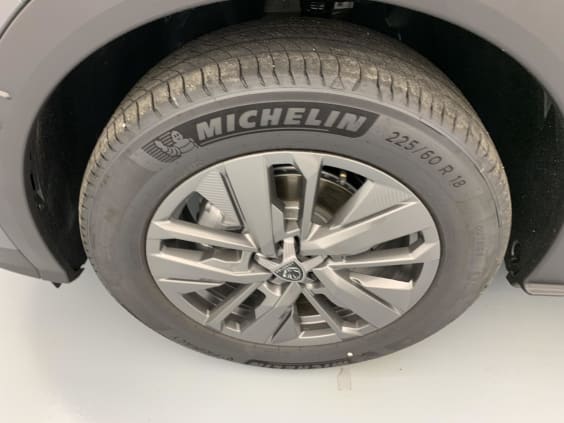 Peugeot 5008 Hybrid 145 e-DCS6 Allure Gris Titane