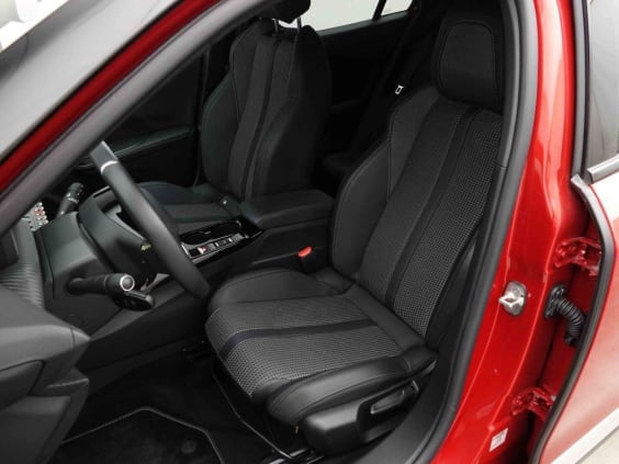 Peugeot 2008 130 GT Rouge