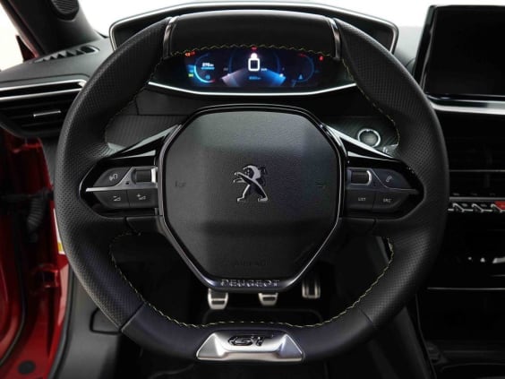 Peugeot 2008 130 GT Rouge