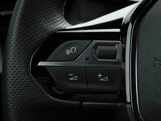 Peugeot 2008 130 GT Rouge