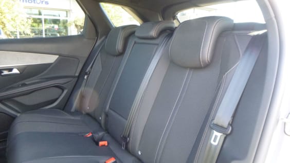 Peugeot 3008 PureTech 130ch S&S EAT8 GT gris artense