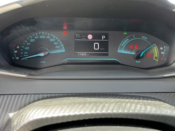 Peugeot 2008 1.2 hybrid 145 style e-dcs6 Noir